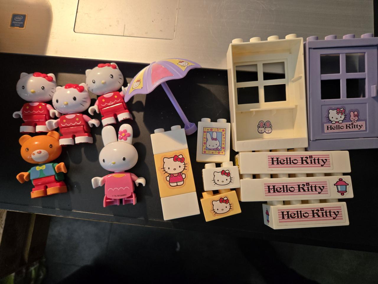 Unico Hello Kitty speelhuis bouwset, vergelijkbaar met Duplo.