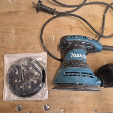 Makita 230V excentrische schuurmachine