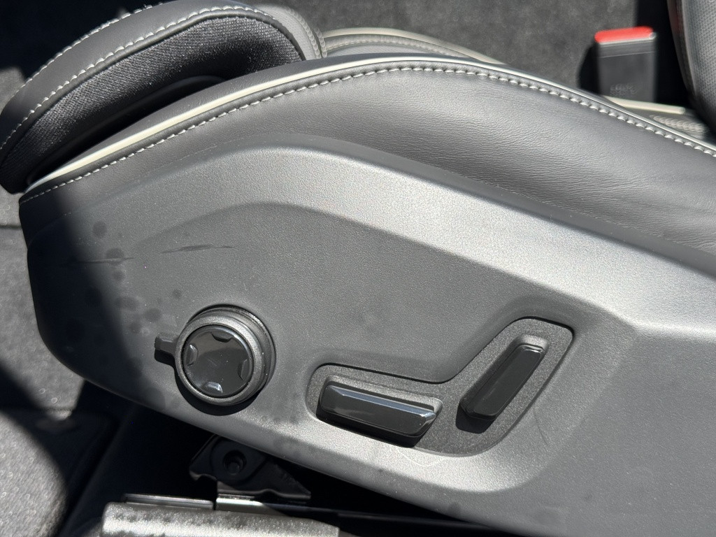 Volvo XC60 t6 awd ultra dark