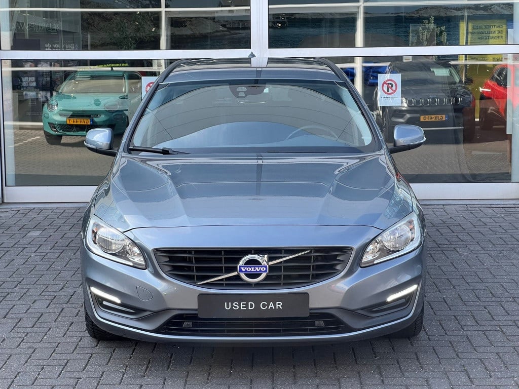 Volvo V60 t3 153pk dynamic ed| navi| climate| stoel.verw| pdc