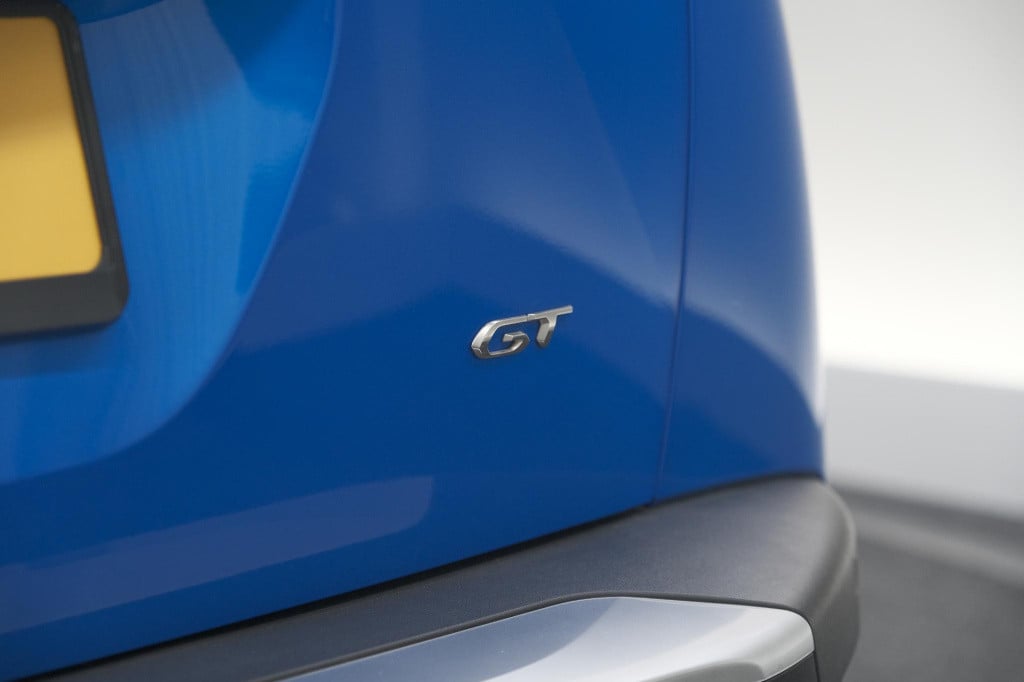 Peugeot E-2008 ev gt 50 kwh | 3 fase | trekhaak | panoramadak | adaptieve c