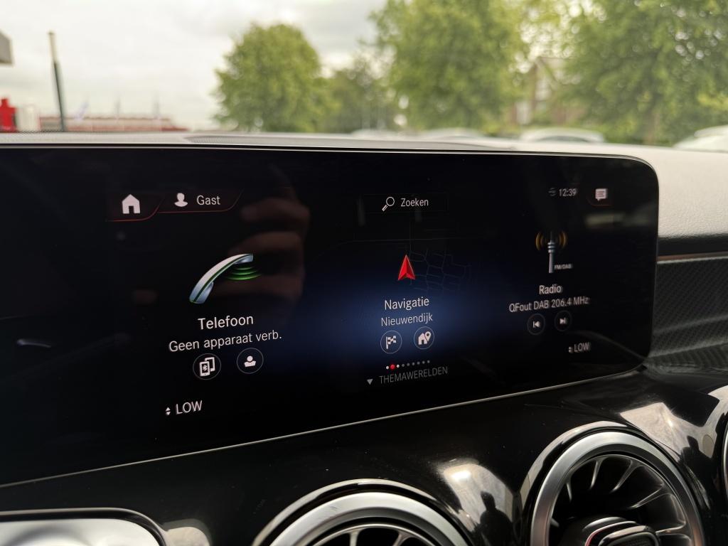 Mercedes-Benz Glb 180 amg line - 7 persoons - origineel nl -