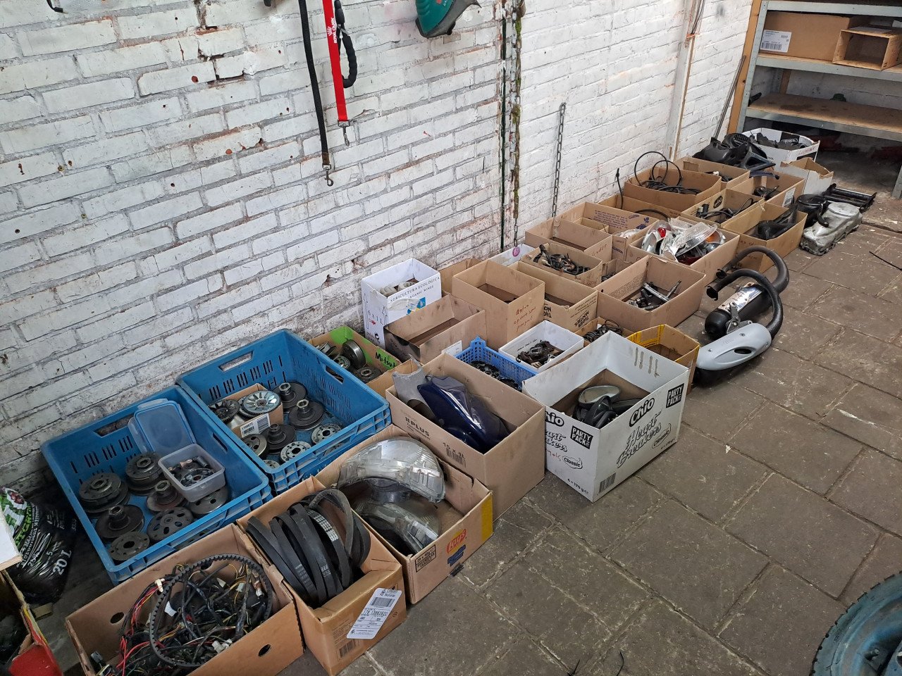 Te koop hele grote partij peugeot vivacity onderdelen