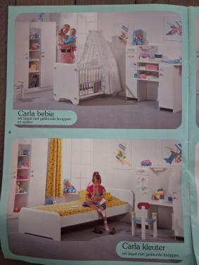Baby commode, bedje, bureautje en groot bed in 1 set