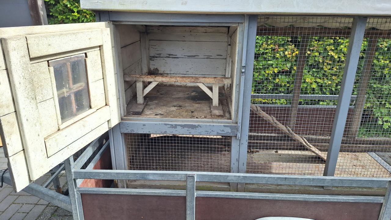 Kippen hok en ren  ( gereserveerd voor p45 )