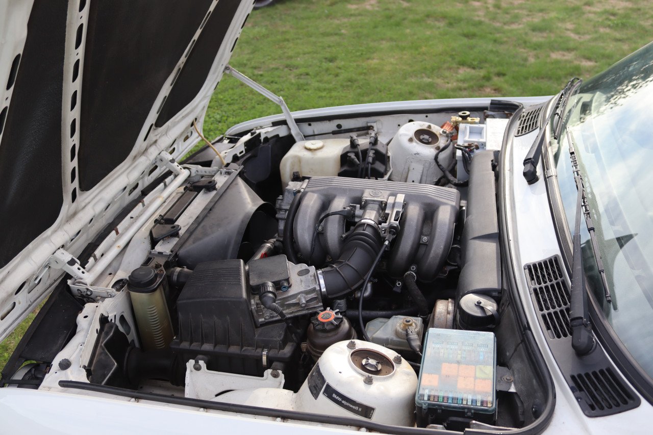 BMW E30 318is