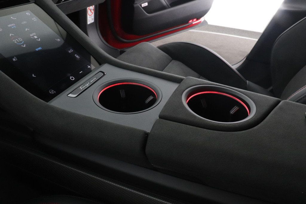 Porsche Taycan sport turismo gts | 93 kwh accu plus | surround view | innod