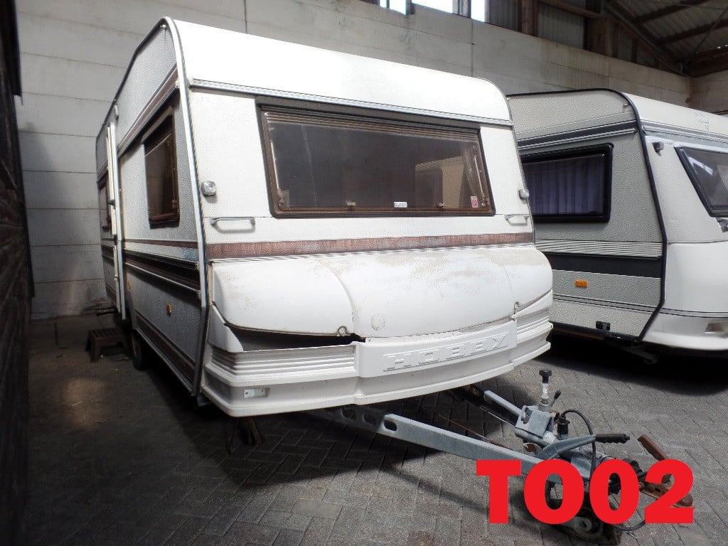 Ruim aanbod tourcaravans met en zonder geldig kentekenbewijs te koop