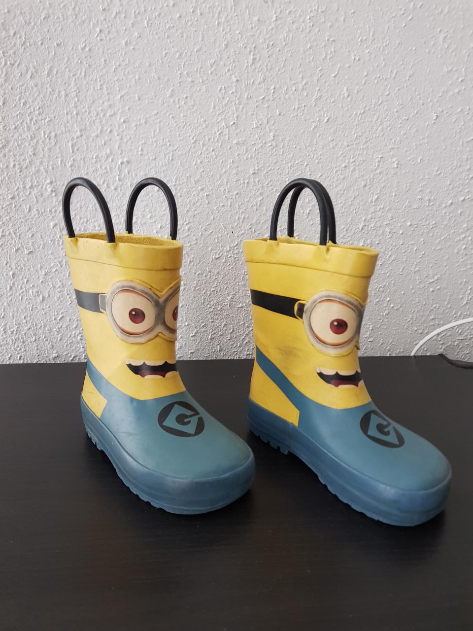 Minion laarsjes maat 24