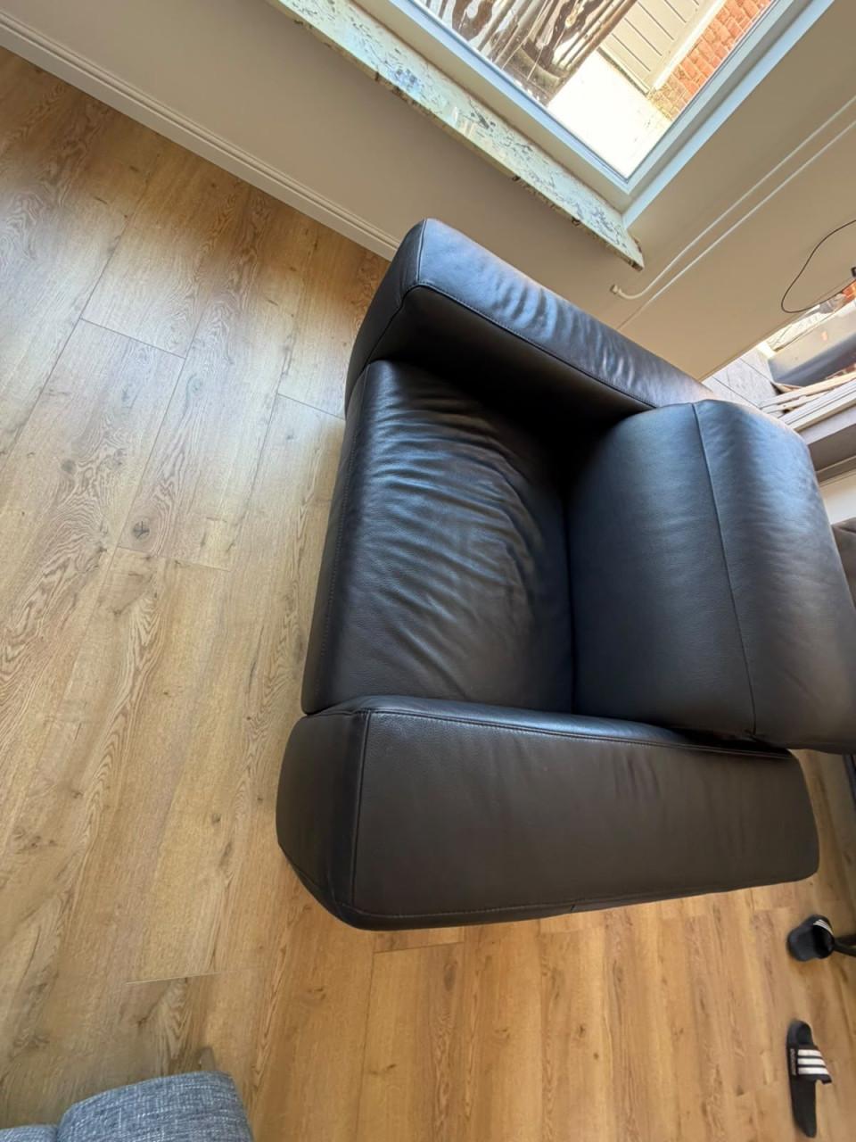 Te koop mooie Linkse hoekbank en lederen club seat.
