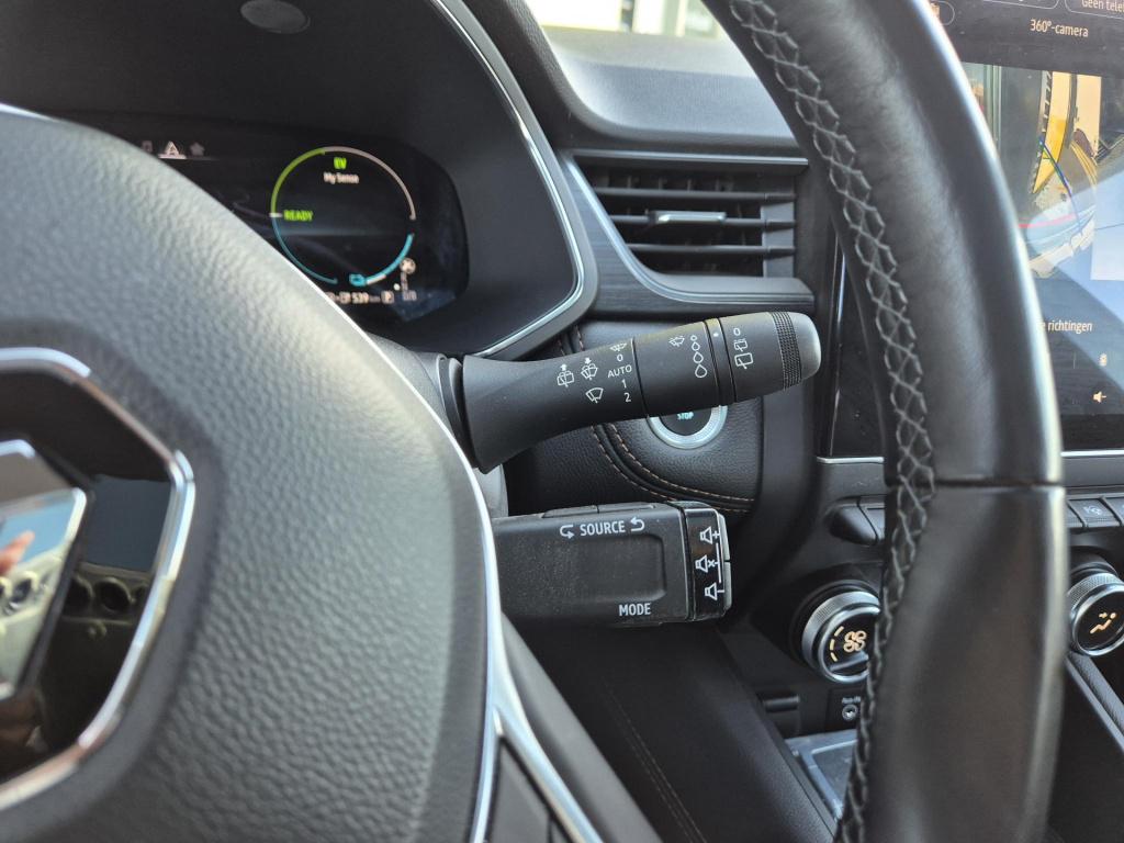 Renault Captur 1.6 e-tech plug-in hybrid 160 initiale paris verkocht