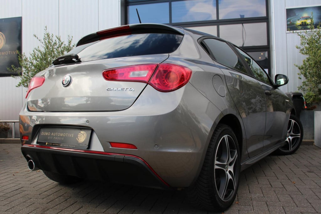 Alfa Romeo Giulietta 1.4 turbo multiair veloce tct - navi - cruise - uconne