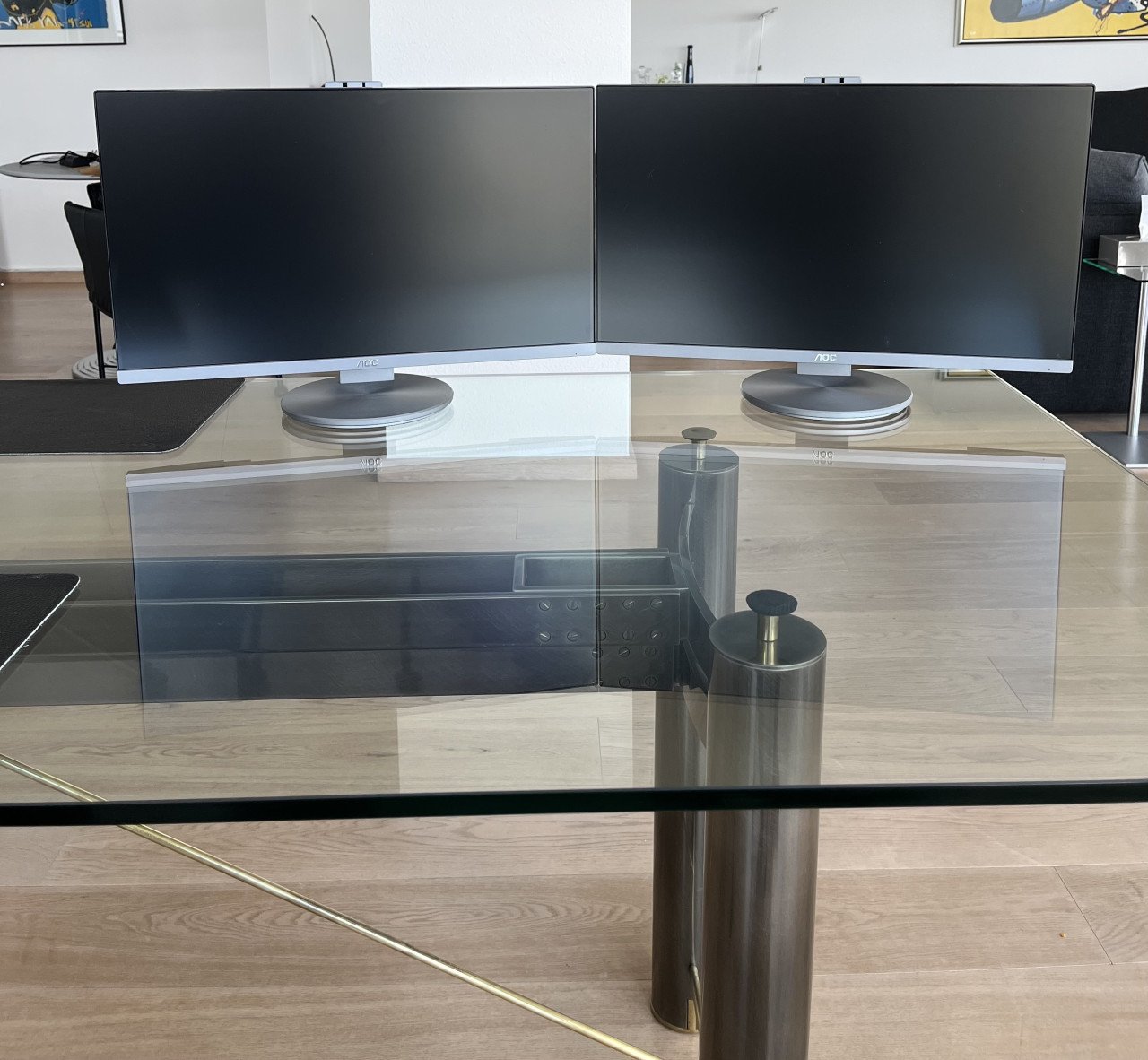 TE KOOP 2X 24” AOC MONITOREN