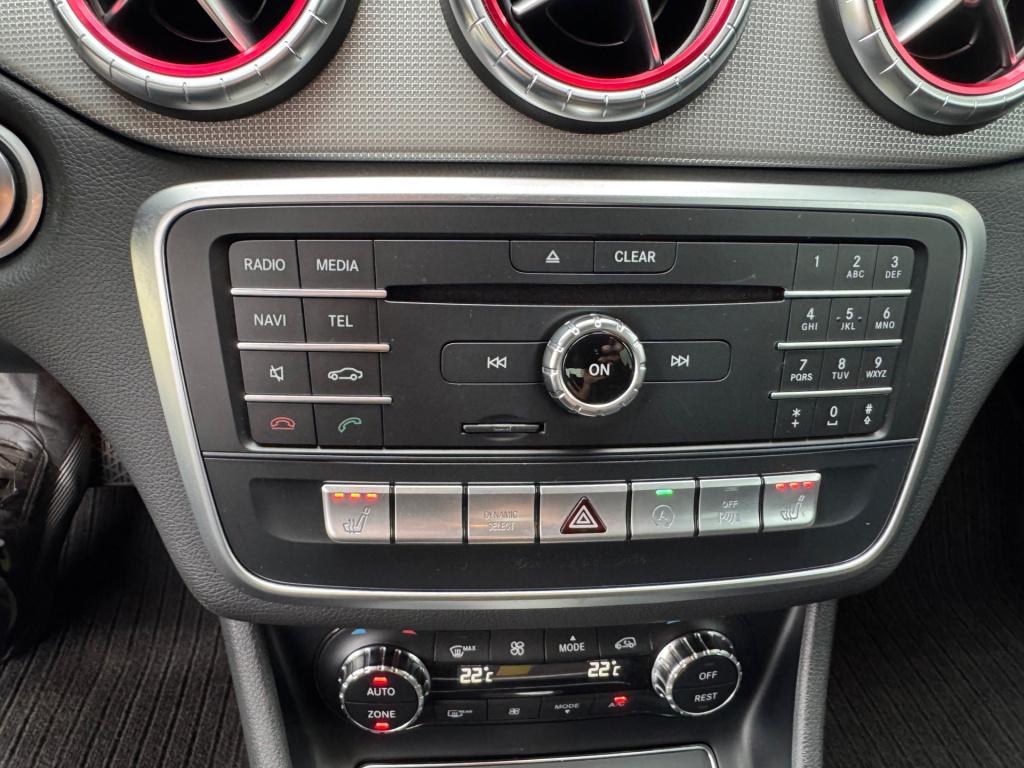 Mercedes-Benz Cla 200 urban automaat , apple-carplay , achteruitrijcamera ,
