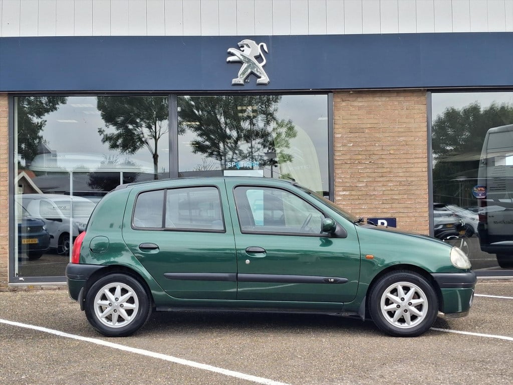 Renault Clio 1.6 rn automaat