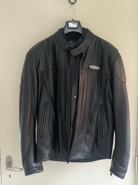 Lederen motorjas en bijpassende -broek van Harley Davidson