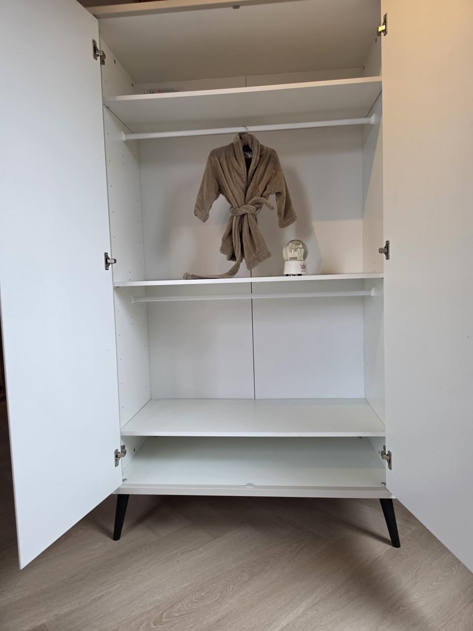 Ledikant+commode (evt kast)