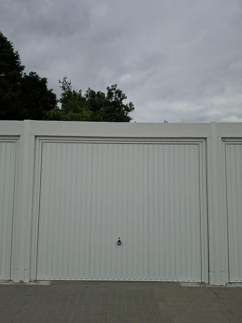 TE HUUR NIEUWE GARAGEBOXEN IN CLINGE