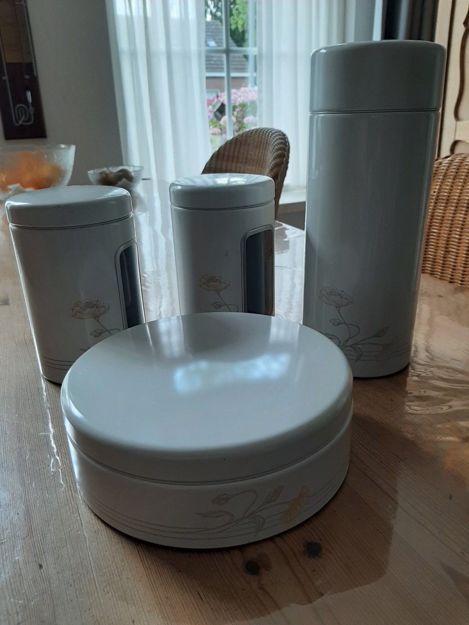VINTAGE - BRABANTIA  ,  2 BEWAARBUSSEN , 1 SPAGETTIE BUS , 1 KOEKTROMMEL