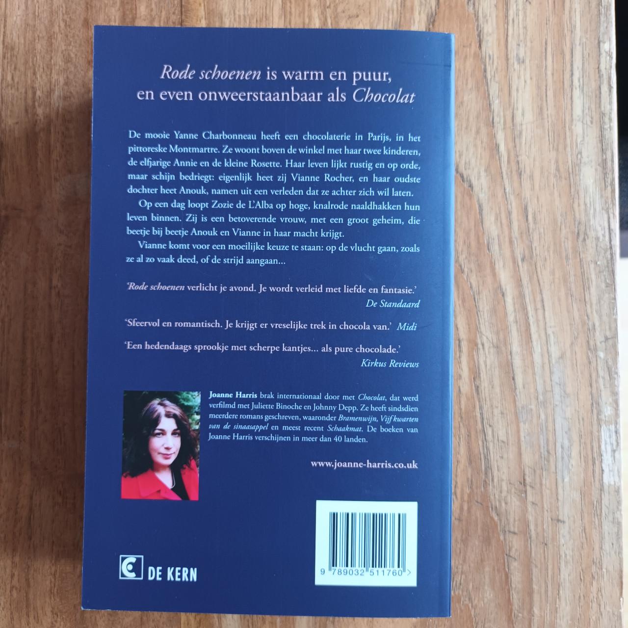 2 boeken: Chocolat en Rode schoenen, beide van Joanne Harris