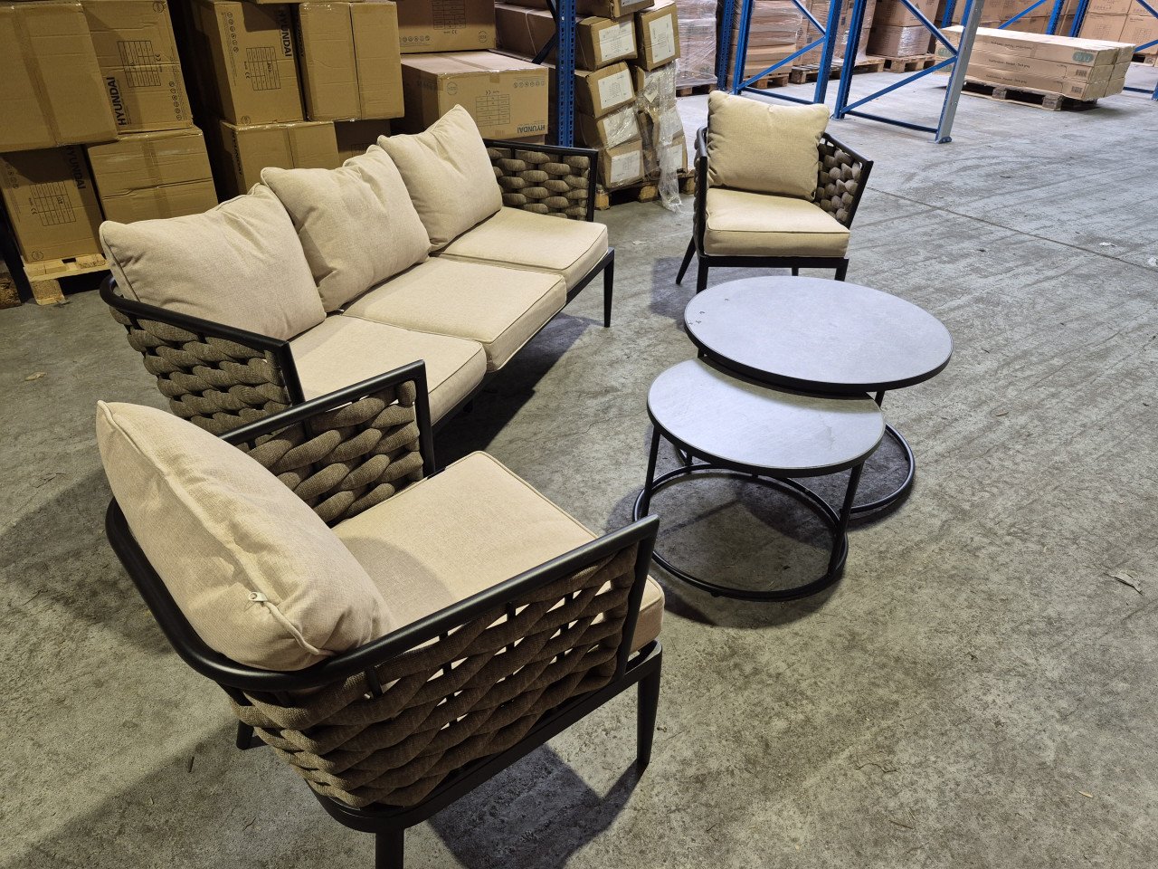 Loungeset bank met 2 fauteuils  en bijzettafel