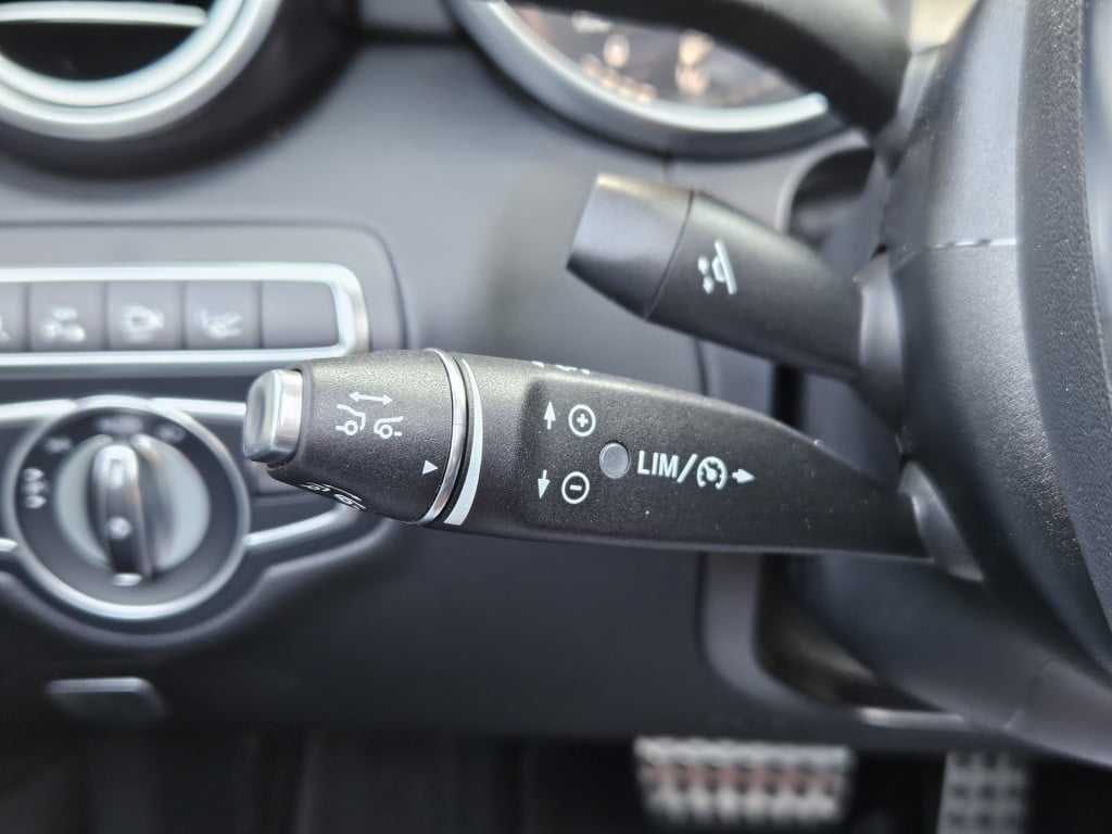 Mercedes-Benz C-Klasse cabrio amg 63 | burmester | carbon ceramic brakes
