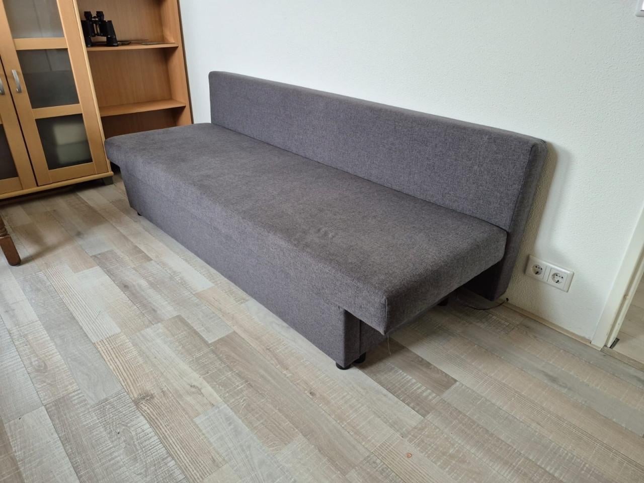 Bank tweezits, salontafel, relax stoel, slaapbank