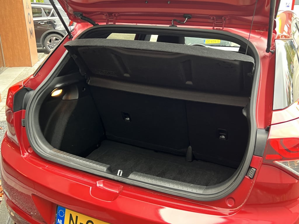 Hyundai I 20 1.2 hp i-motion premium | stuur/stoelverw. | radio | airco