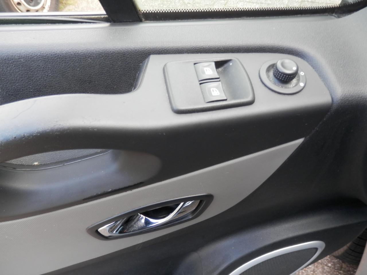 Auto Garant Biedt Aan: Renault Trafic Grand Passenger 1.6