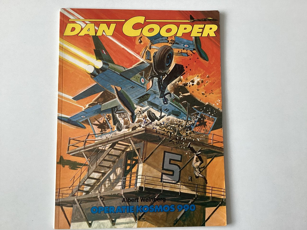 Verschillende stripboeken. Dan Cooper, Lambik, Smurfen, Tommy Riley etc.