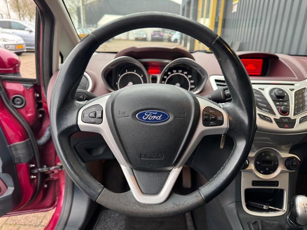 Ford Fiesta 1.6 titanium | apk: 14-01-2027 | inruiler