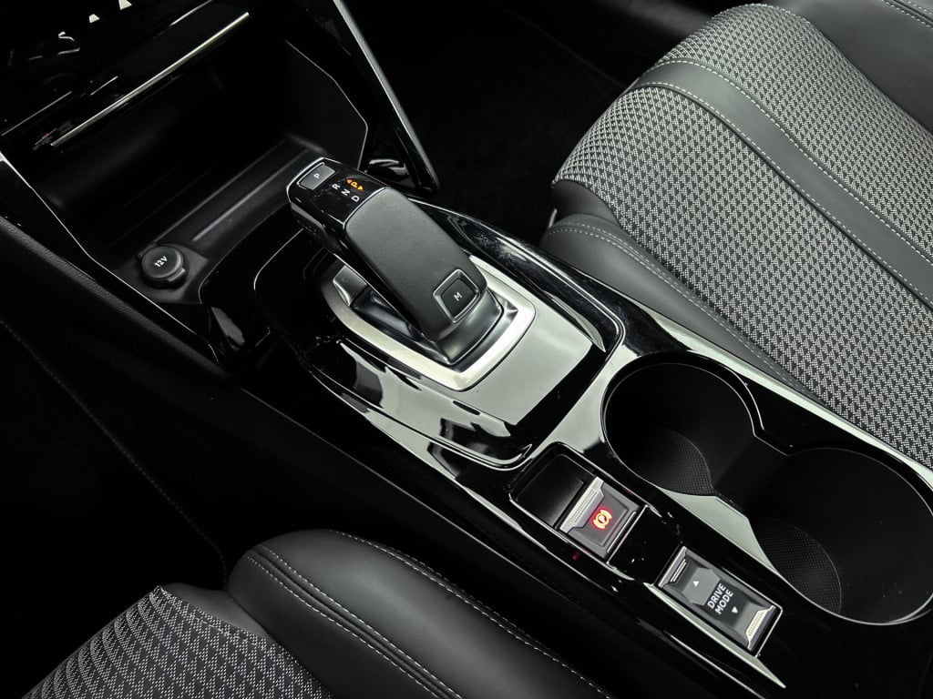 Peugeot 208 100 pk automaat gt-line stoelverwarming | navi | keyless entry