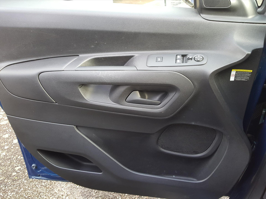 Peugeot Partner premium 1.5 bluehdi 100pk 650kg pack look | trekhaak | navi