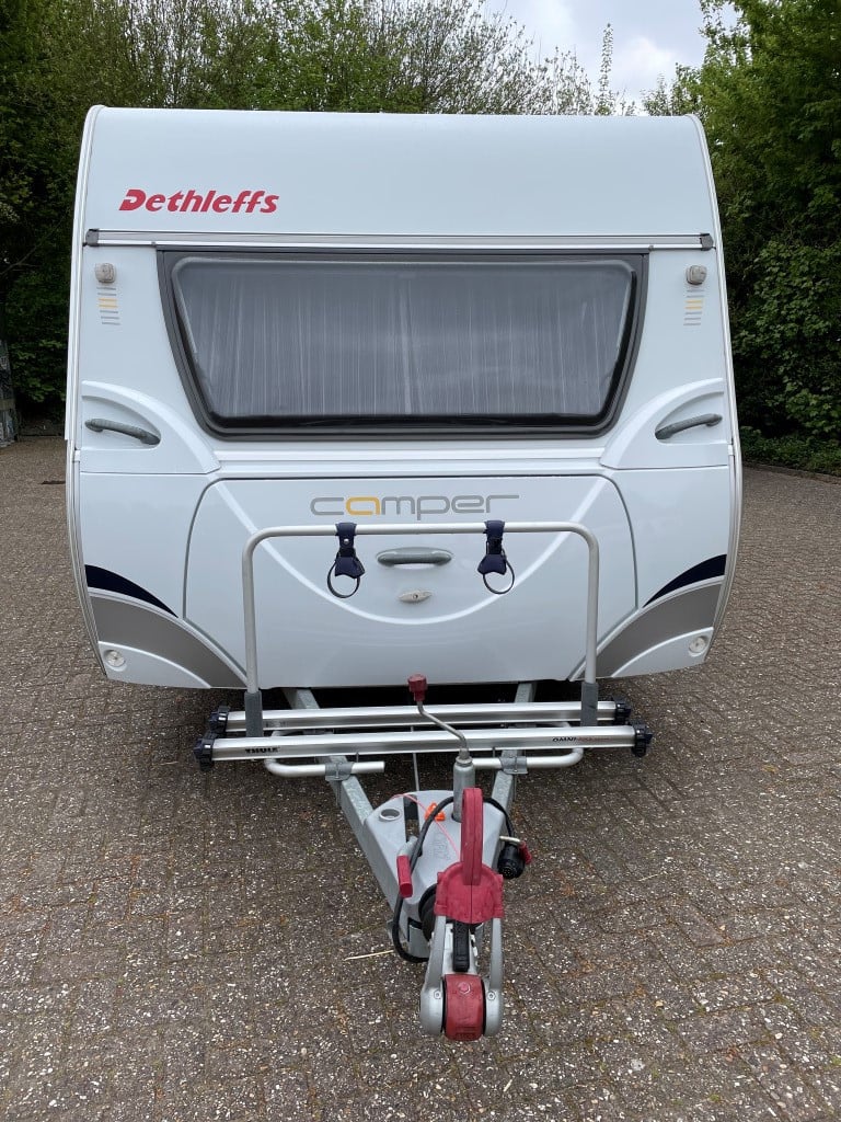 Dethleffs Camper 450 DB met mover