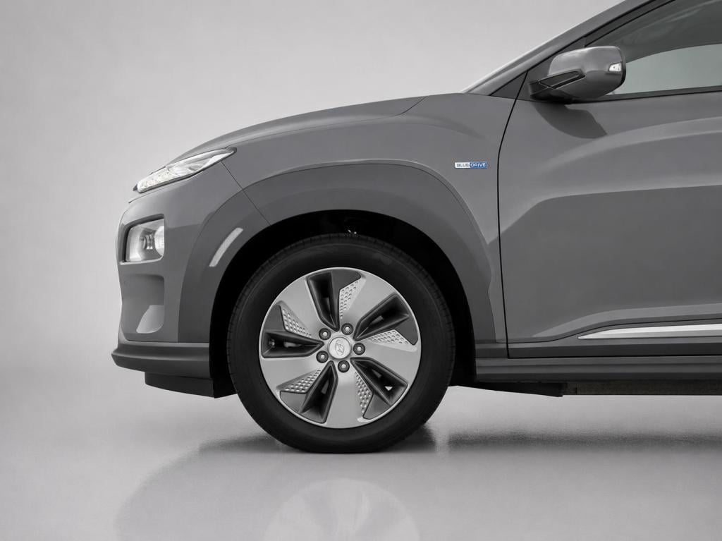 Hyundai Kona ev premium 64 kwh soh 95%