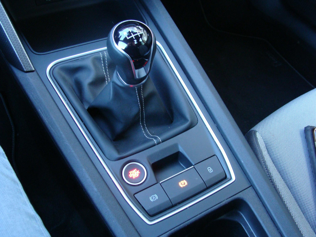 Seat Leon 1.0 tsi 110pk style business intense virtual display apple carpla