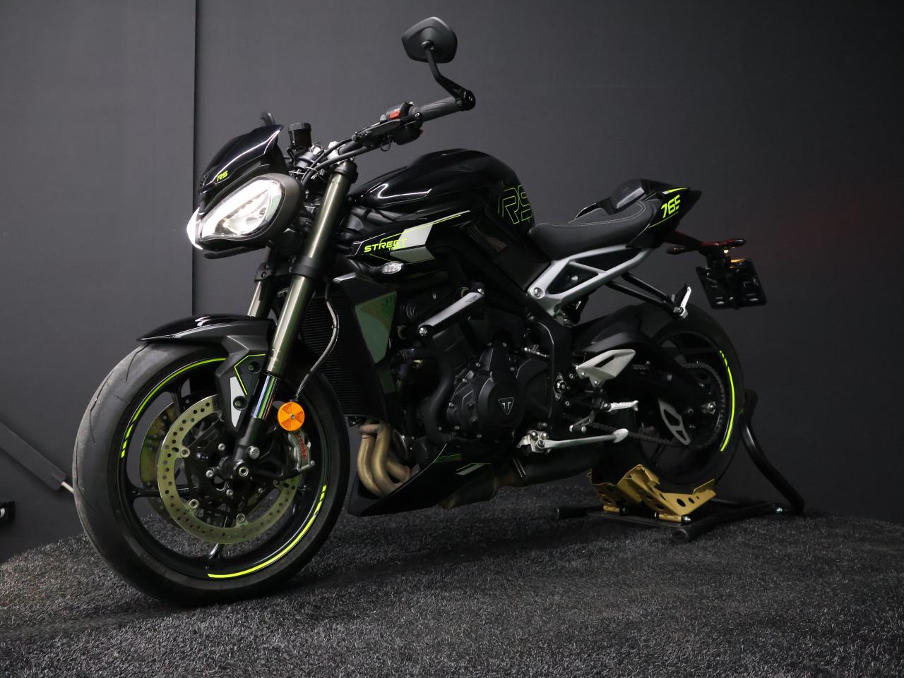 STREET TRIPLE RS | Phantom Black