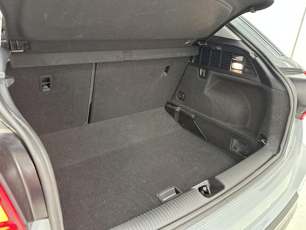 Audi Q2 35 tfsi advanced ed. | arrow gray | camera | led matrix |