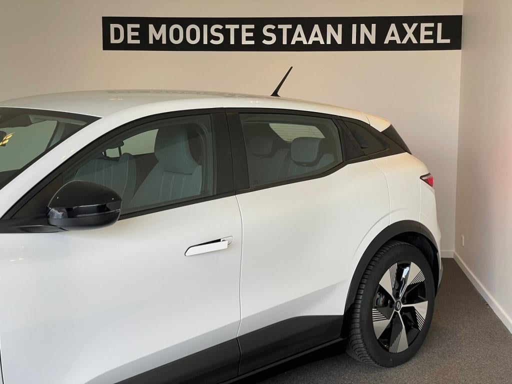 Renault Megane E-tech ev40 boost charge equilibre