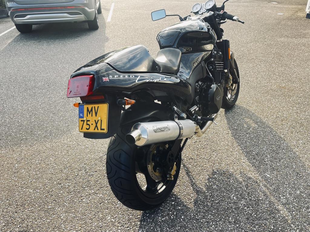 Triumph Speed Triple t300