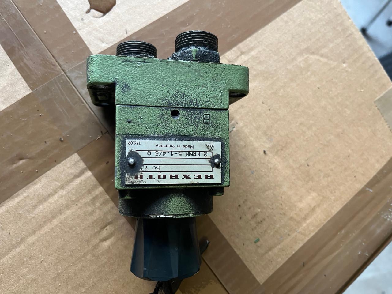 TE KOOP: Diverse hydraulische ventielen