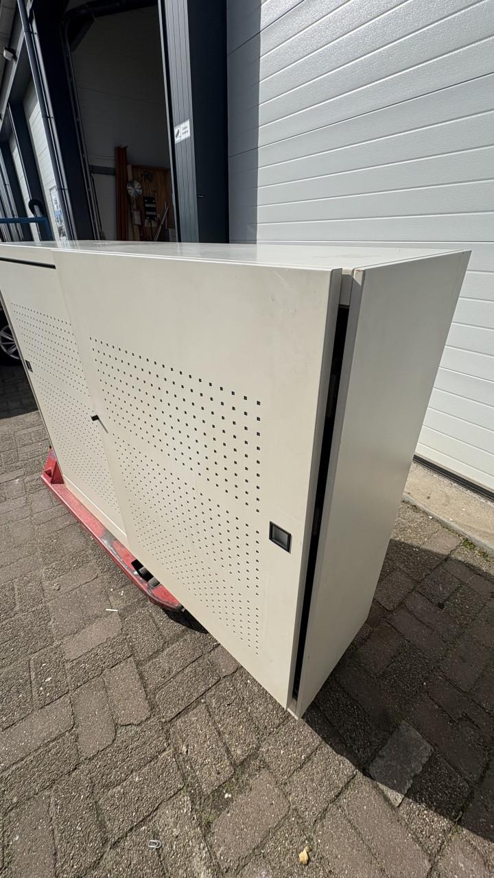 Aukoestische kast archiefkast