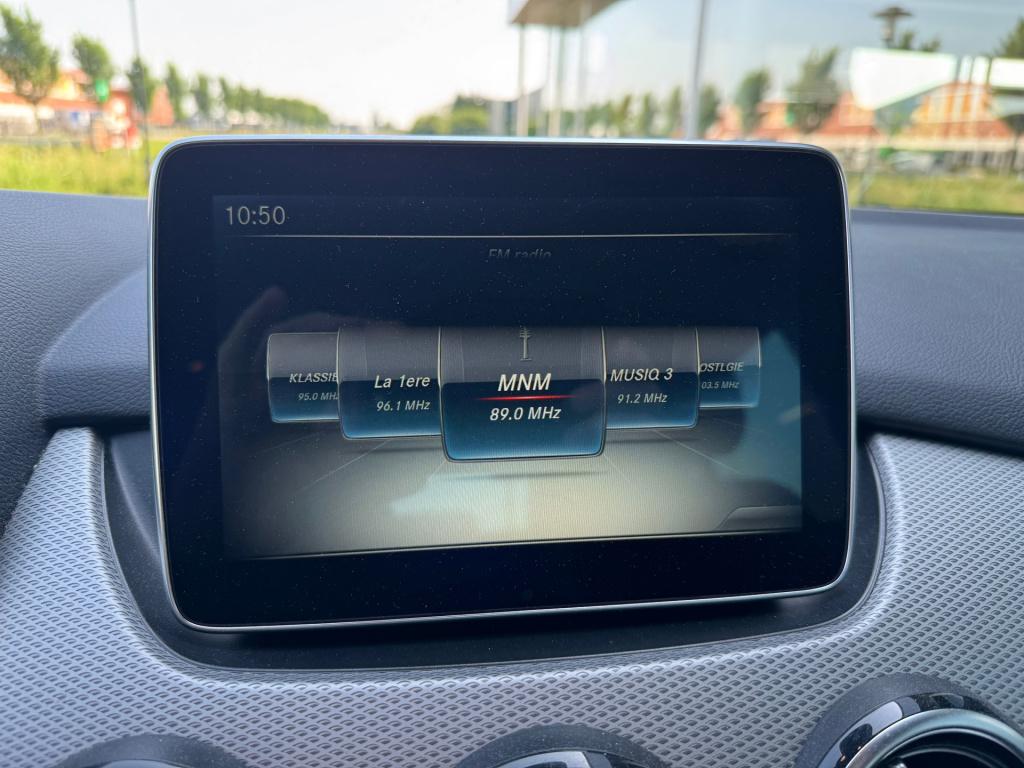 Mercedes-Benz B-Klasse 180 urban automaat , apple-carplay , led
