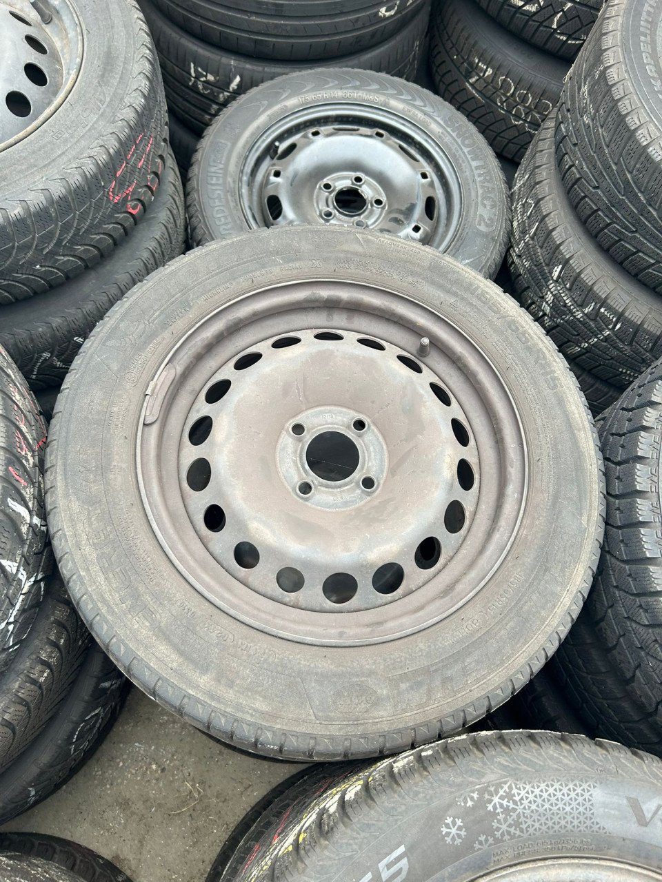 STALEN VELGEN MET MICHELIN ENERGY ZOMERBANDEN 15 INCH