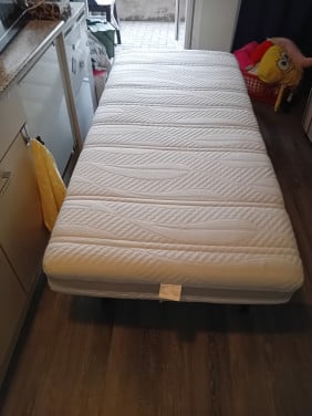 Logeer bed en matras
