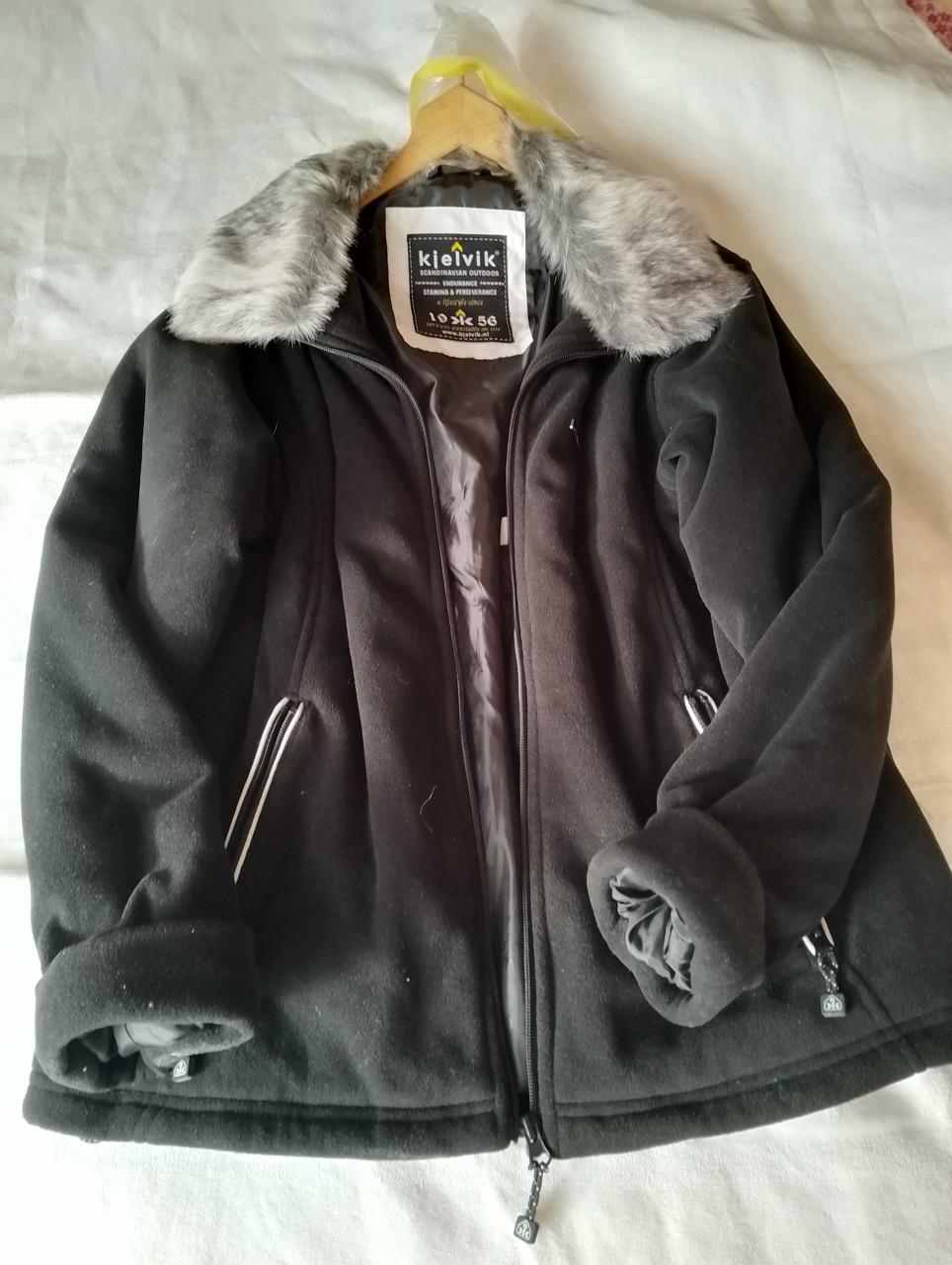 Feestelijke jasjeRode is mt. 40-de zwarte -L-en XL