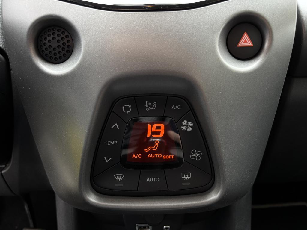 Toyota Aygo 1.0 vvti x-joy/camera/carplay/climate-control
