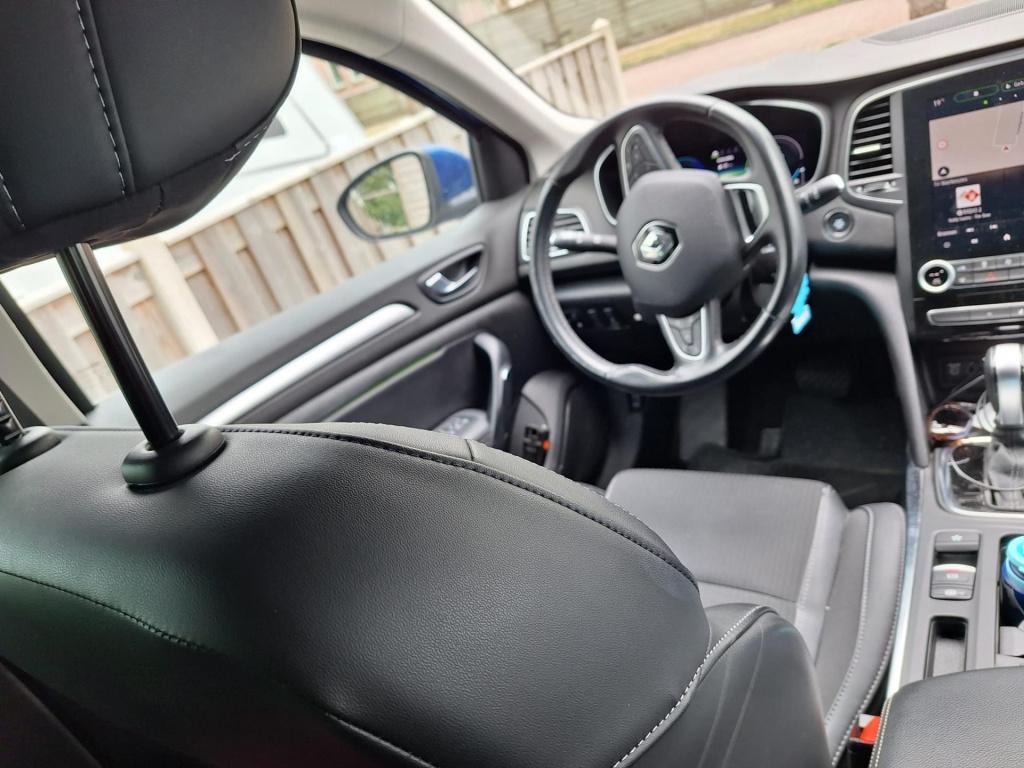 Renault Megane E-tech estate 1.6 plug-in hybrid 160 r.s. line