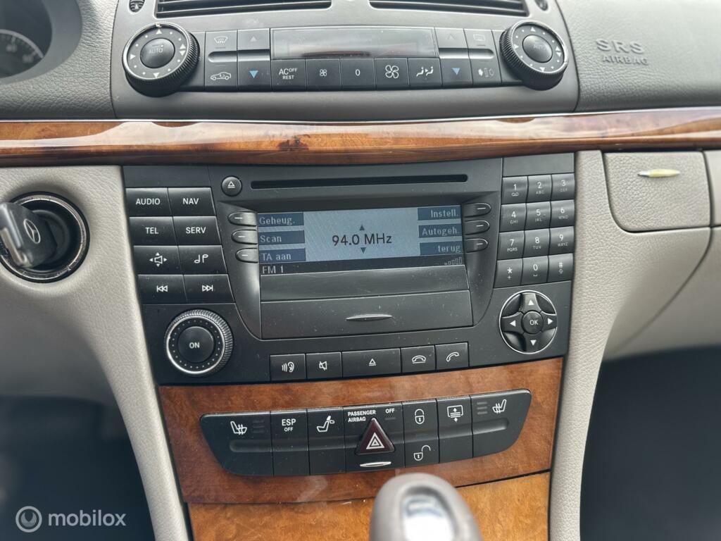 Mercedes E-klasse 240 Elegance Navi PDC Xenon km262.885 Nap BJ2003
