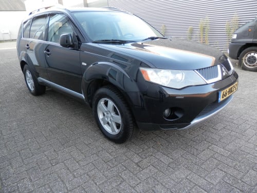 Auto Garant Biedt Aan: Mitsubishi Outlander 2.4 Instyle Automaat